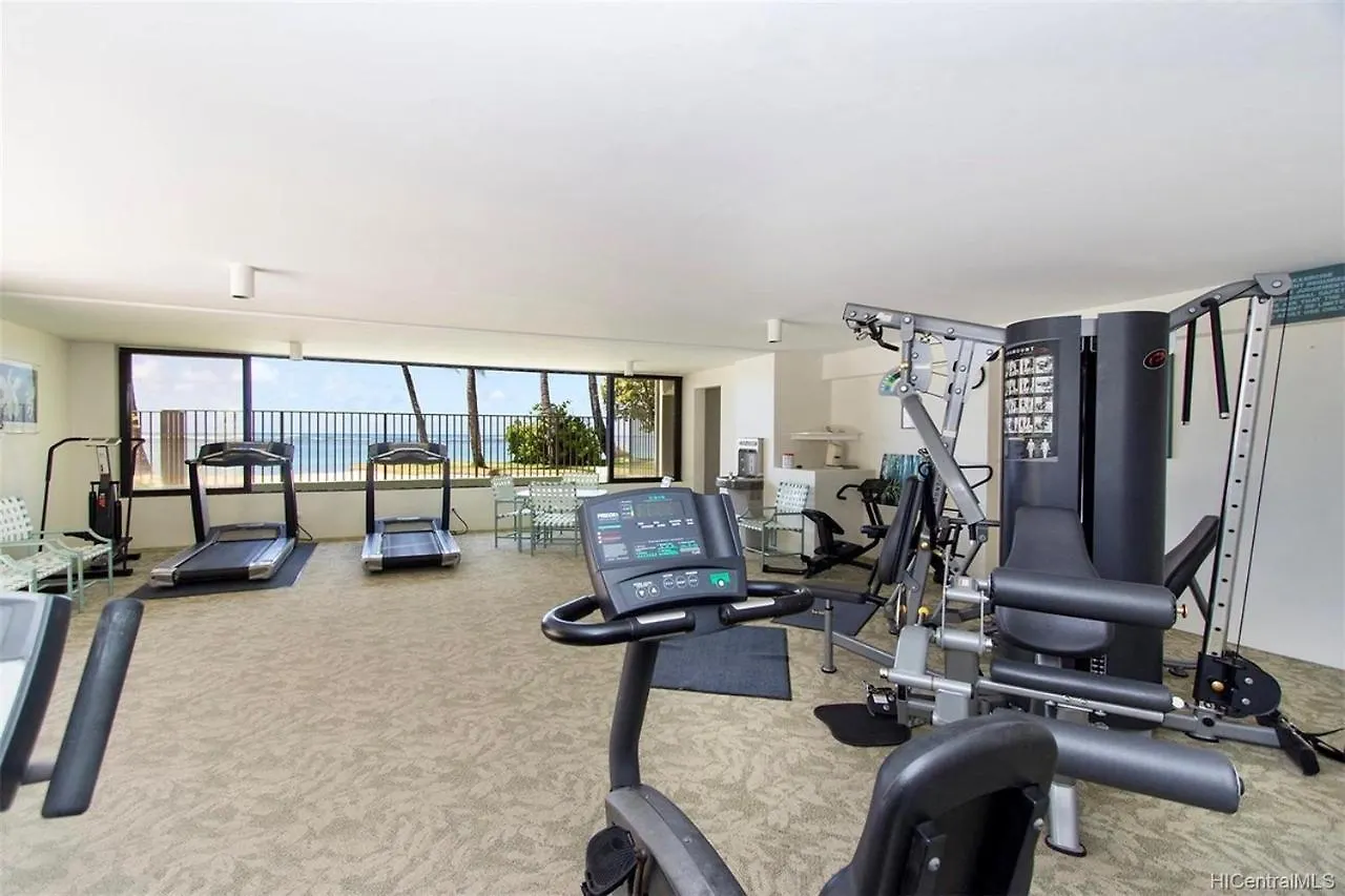 Huge Kahala Beach 2Bd And 2Ba With Kitchen Car & Parking Honolulu ABD